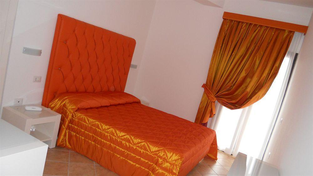 Hotel Caluna Charme San Giovanni a Piro Buitenkant foto