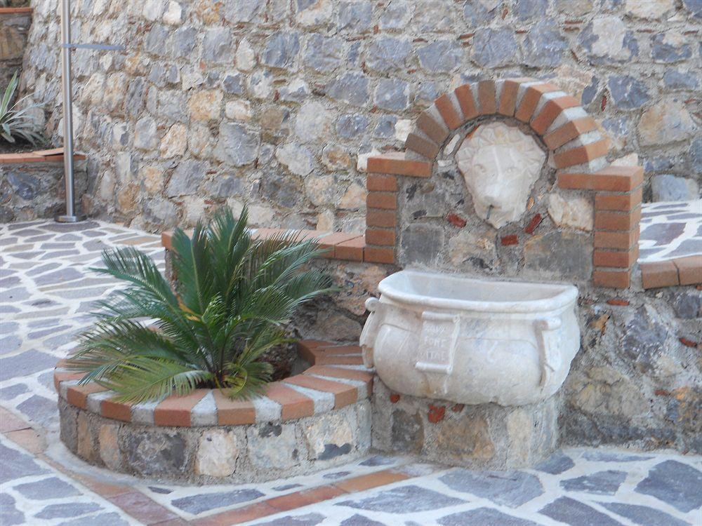 Hotel Caluna Charme San Giovanni a Piro Buitenkant foto
