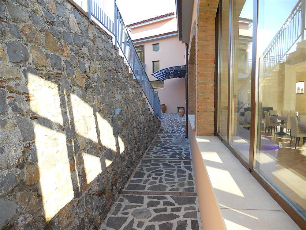 Hotel Caluna Charme San Giovanni a Piro Buitenkant foto