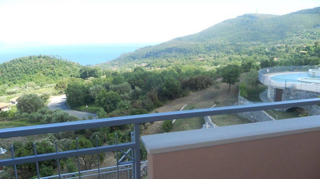 Hotel Caluna Charme San Giovanni a Piro Buitenkant foto