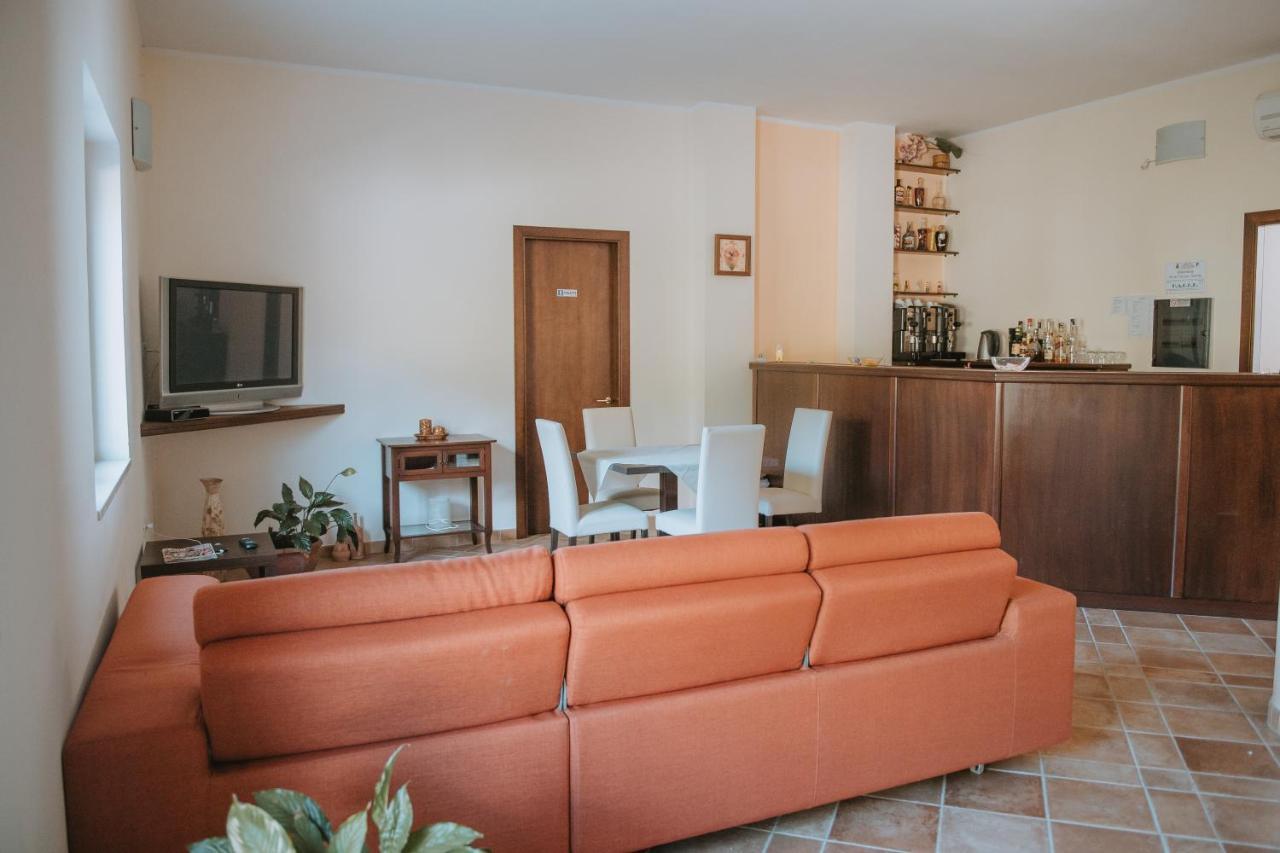 Hotel Caluna Charme San Giovanni a Piro Buitenkant foto