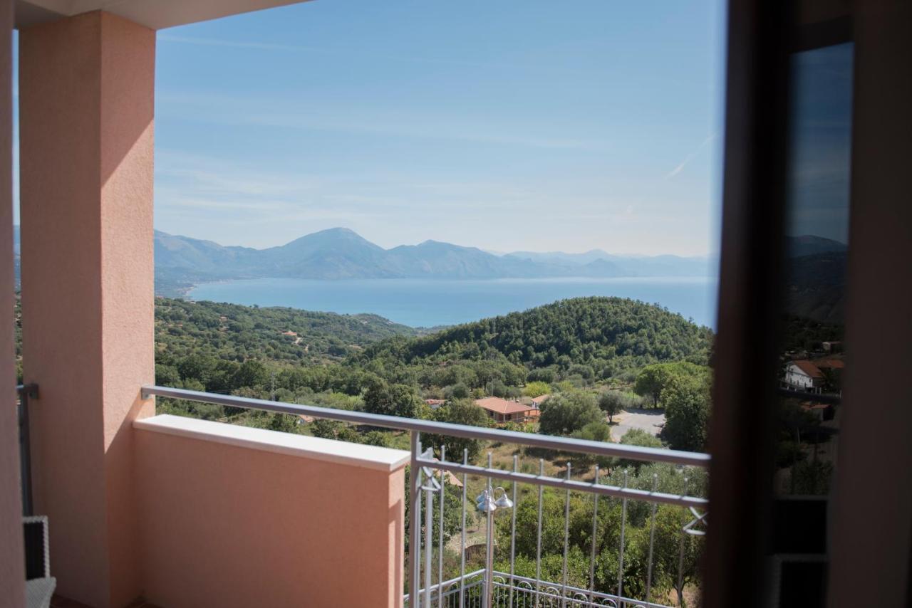 Hotel Caluna Charme San Giovanni a Piro Buitenkant foto