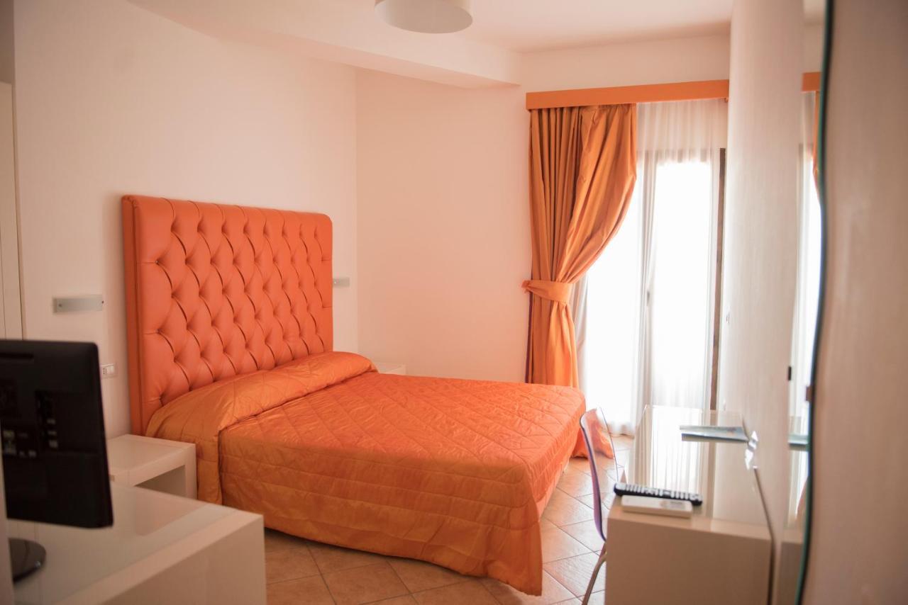 Hotel Caluna Charme San Giovanni a Piro Buitenkant foto