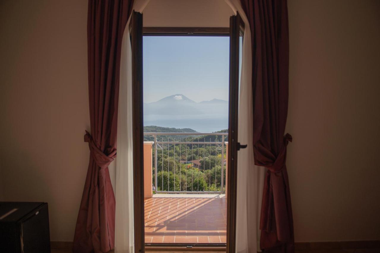 Hotel Caluna Charme San Giovanni a Piro Buitenkant foto