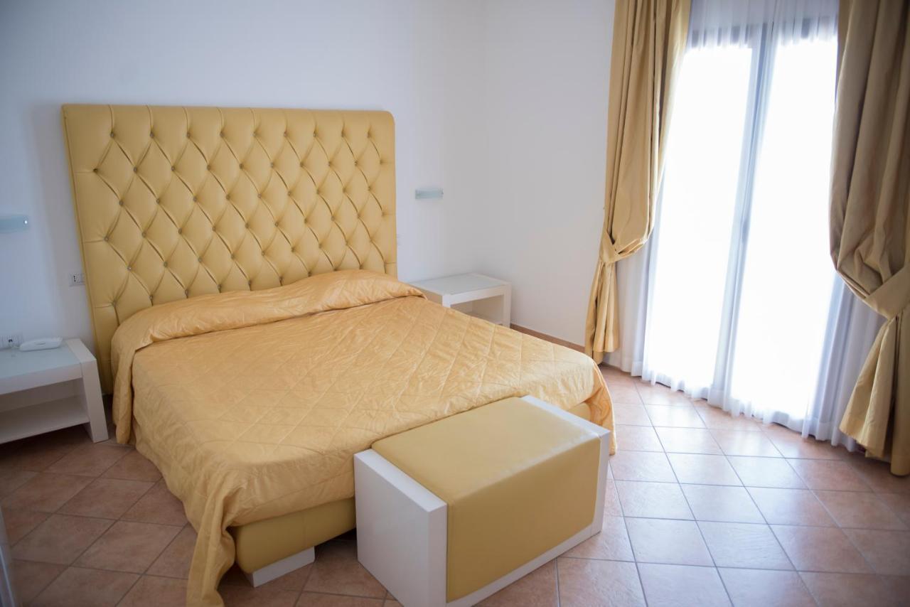 Hotel Caluna Charme San Giovanni a Piro Buitenkant foto